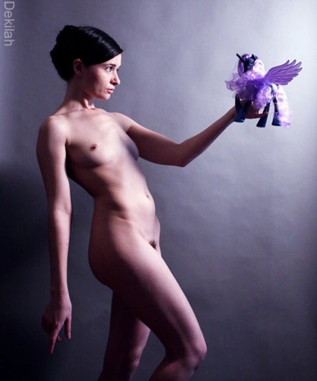 Dekilah nackt beste bilder