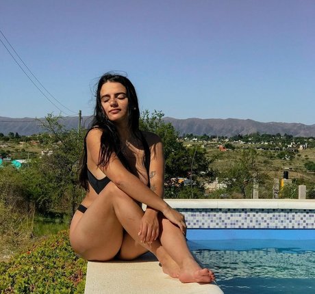 flugbegleiterin onlyfans erotische hübsche galerien