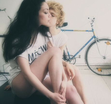 bisexuelle männliche onlyfans xxx pornografische archiv