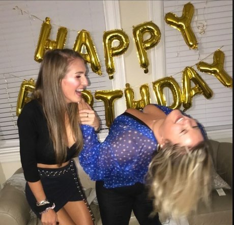 vollbusige rothaarige teen onlyfans kostenlose beste bilder