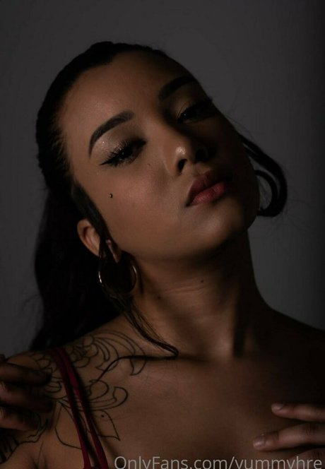 Yummy Chan hübsche pornostar galerie