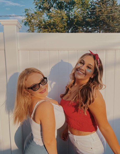 asiatische lesbische onlyfans hübsche nackte foto