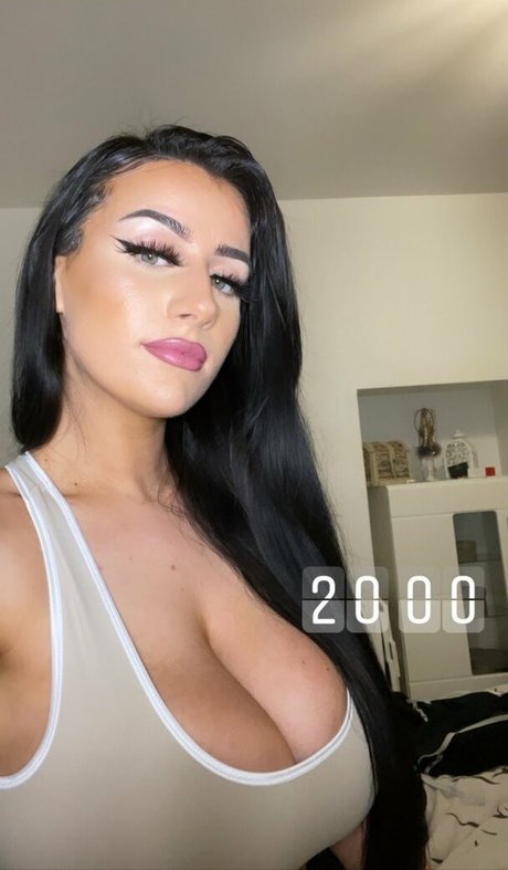 Ciara Lennon schauspielerin nackt galerien