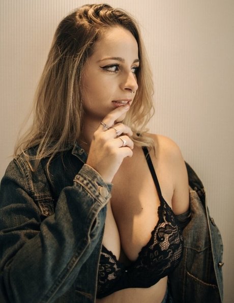 Thais Ferrari pornostar heiße bild