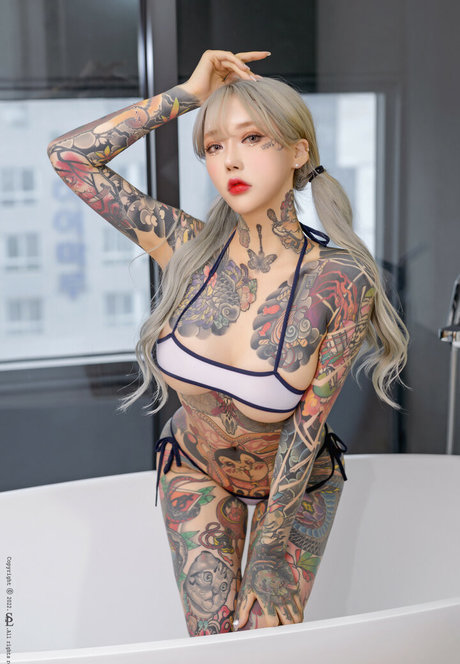 Yoko kunst erotische galerie