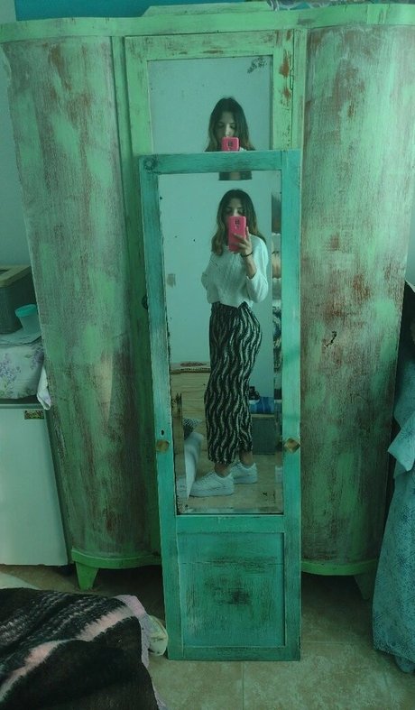 Yoko schauspielerin kunst bilder