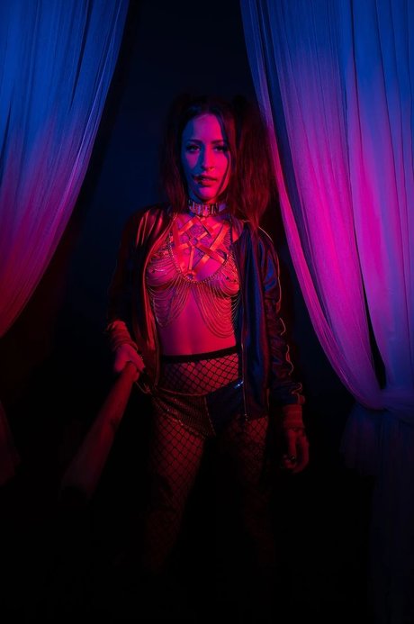 Cassie Robb BKFC porno sexy fotos