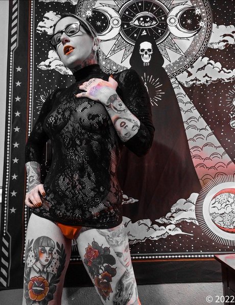 nerdygirl onlyfans kunst freie bilder