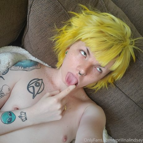 nackte rothaarige onlyfans erwachsene top foto