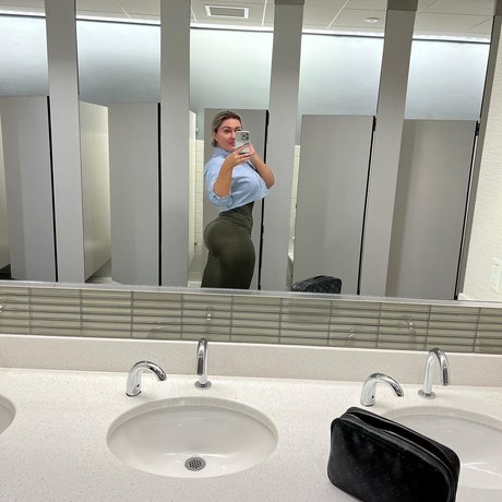 schwule junge onlyfans kunst foto