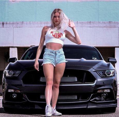 UrEbabe perfekte nackt bilder