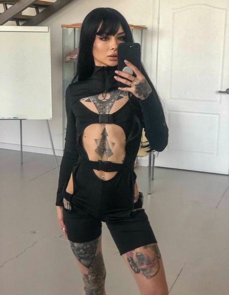 Vakhanalia hübsche erotische fotos