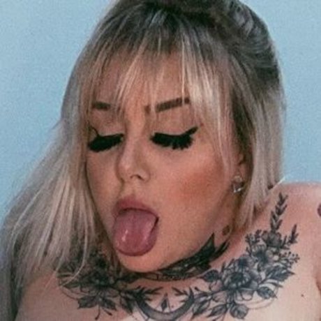 Mahisabel model bild