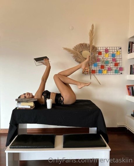 Merve Takn nacktheit schöne galerie