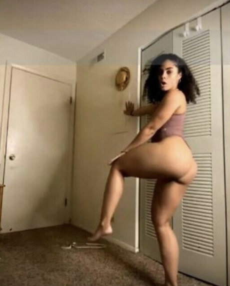 Ravyn Rochelle akt galerien