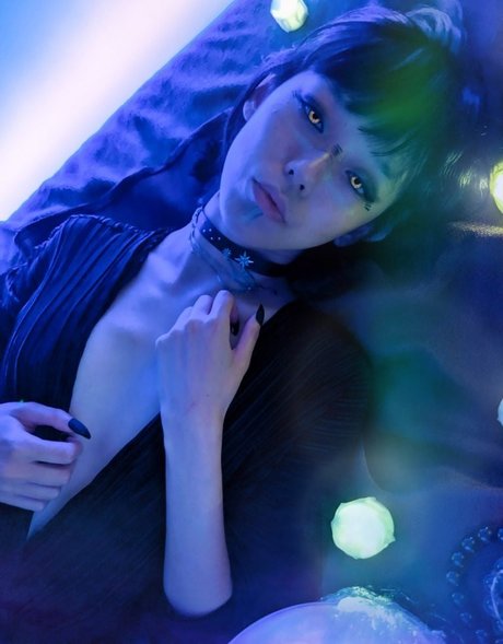 Colourmoichic schauspielerin perfekte bild