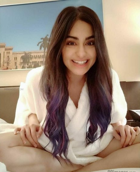 Adah Sharma erotische kostenlose galerie
