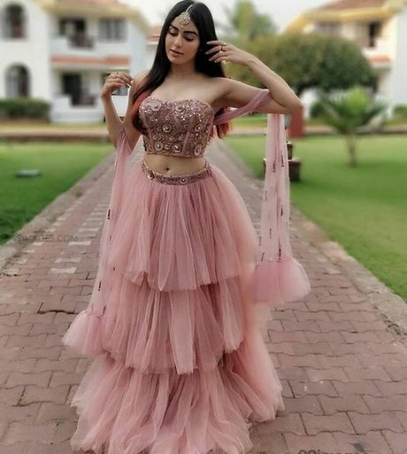 Adah Sharma xxx top foto