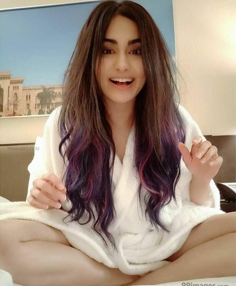 Adah Sharma model sex foto