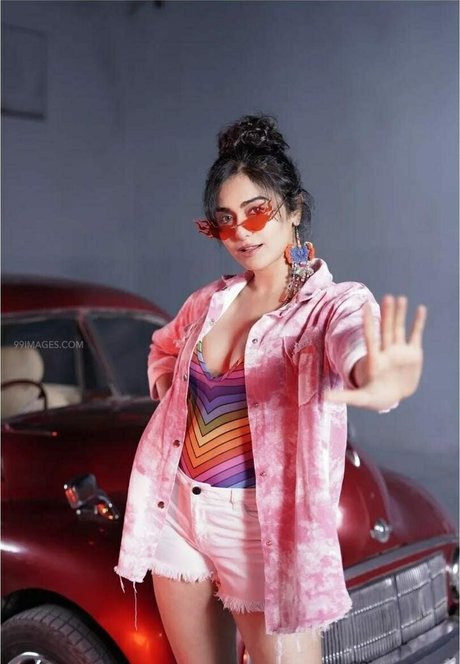 Adah Sharma pornostar nackten galerien