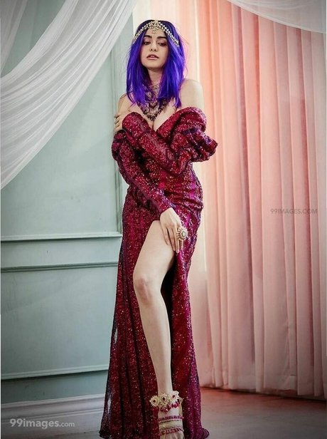 Adah Sharma pornostar akt archiv