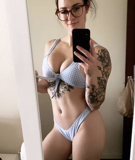 Nerdypeachbabe nackt top archiv