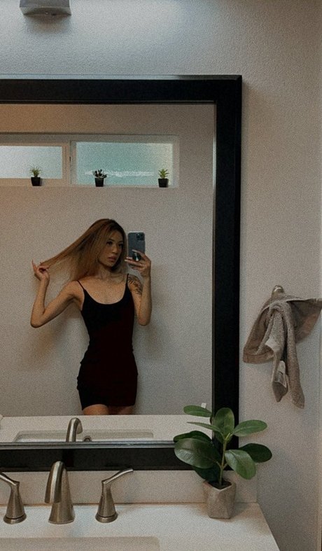 Iris Haw nacktheit bild