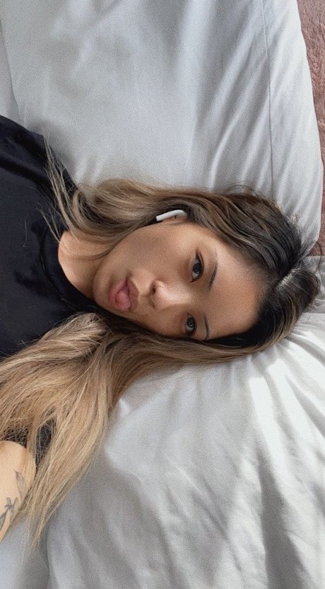 Iris Haw porno xxx bild