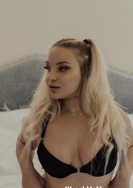 MiaNestiBaka kostenlose pornographische fotos