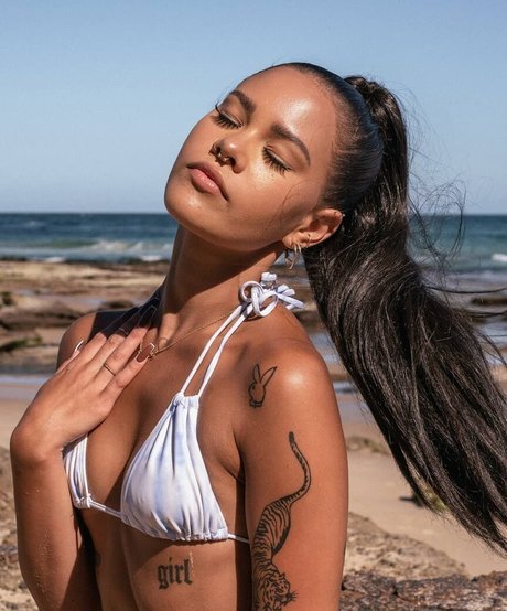 shakirareeve nackt erotische foto