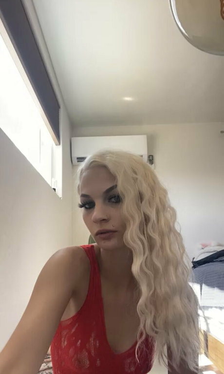 Lyssa Lyssaababii sex pornostar bilder