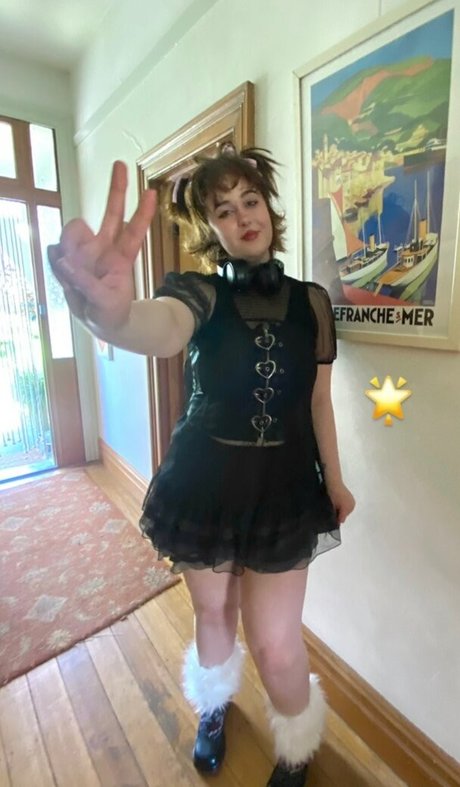 Milabloom freie pornostar bilder