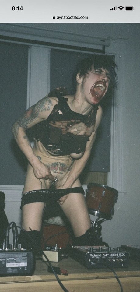 Gyna Bootleg nackt sex foto