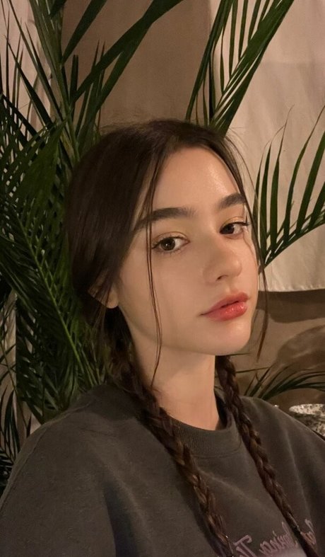 Dasha Tarab kunst sex galerien