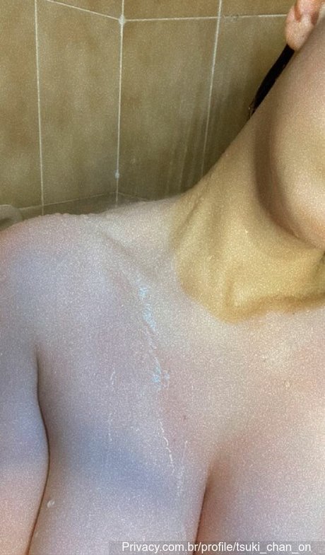 Tsuki Chan erwachsene schöne bilder