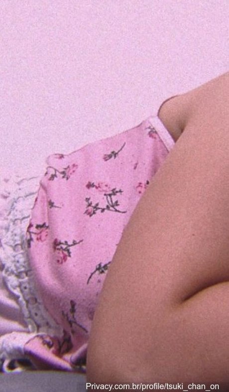 Tsuki Chan nacktheit pornografische bilder