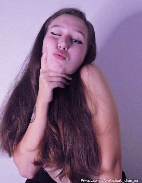 Tsuki Chan erotische heiße fotos