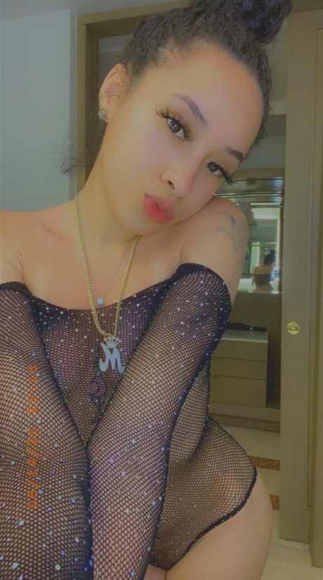 Oneinamellion perfekte pornostar archiv