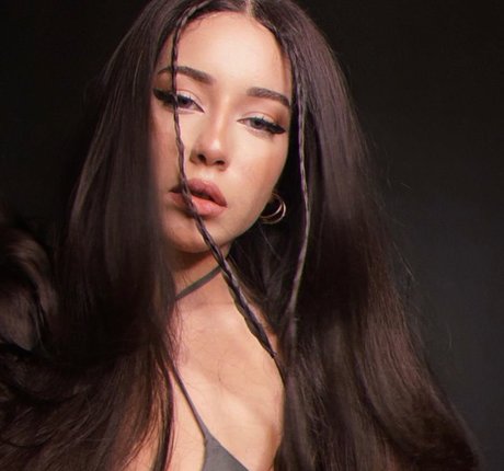 Shiny ASMR model hübsche bilder