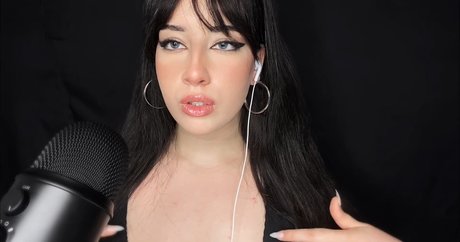 Shiny ASMR model porno galerien