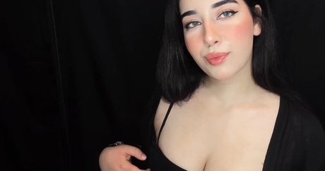 Shiny ASMR schauspielerin sexy bild