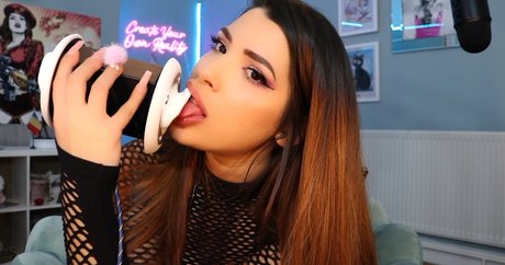 Mizz Ellaa ASMR erwachsene nackt galerie