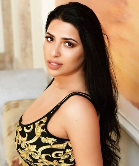 Mizz Ellaa ASMR nackt xxx galerie