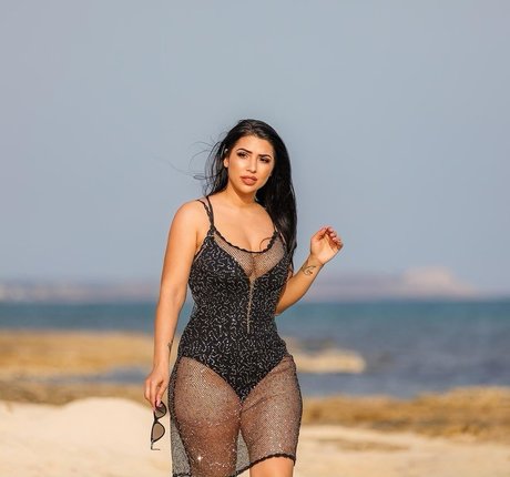 Mizz Ellaa ASMR model nackt archiv