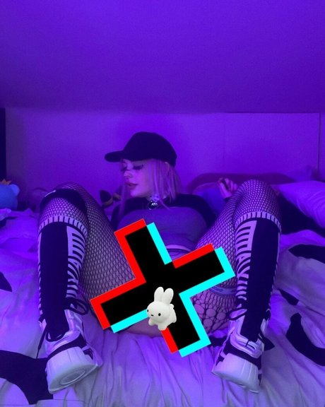 BipsyGG schöne pornostar archiv