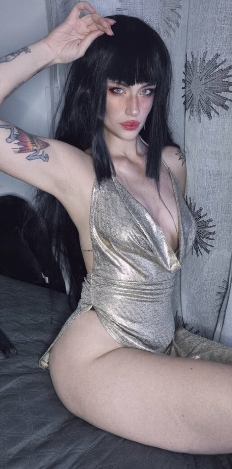 Suzuko Elric nacktheit heiße galerien