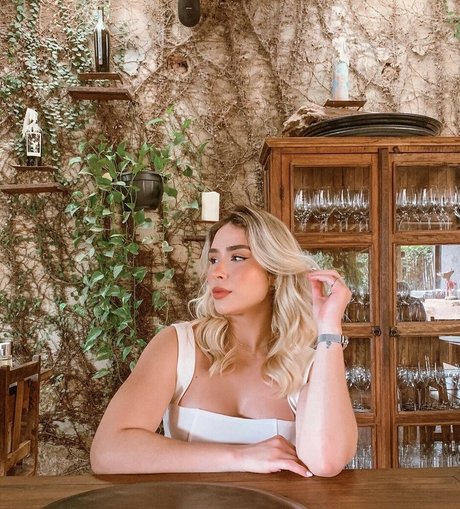 LoryLives schauspielerin nackt bilder