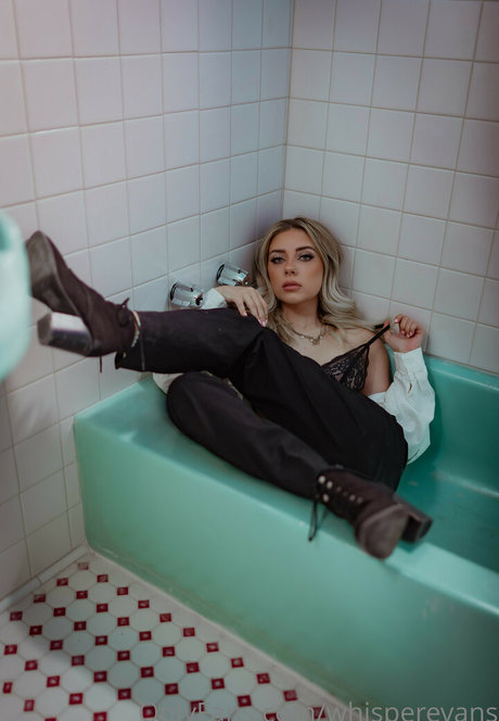 Whisper Evans nackt hd foto