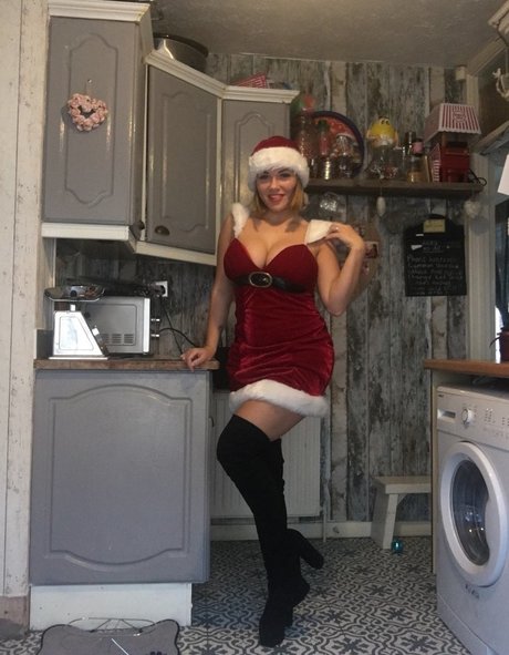 asiatische falsche titten onlyfans erotische akt foto