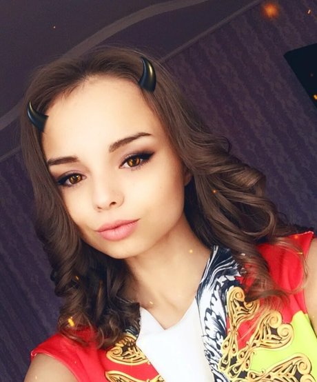 Misss Vikka sexy erwachsene galerie